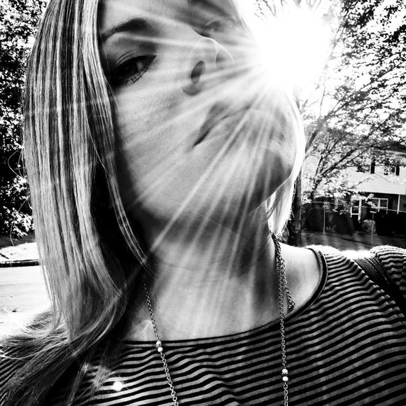 Meet your Posher, Stephanie - Picture 1 of 1